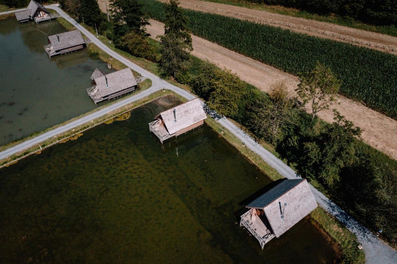 Aqualodge Hotel Insolite Ermeton-sur-Biert Экстерьер фото
