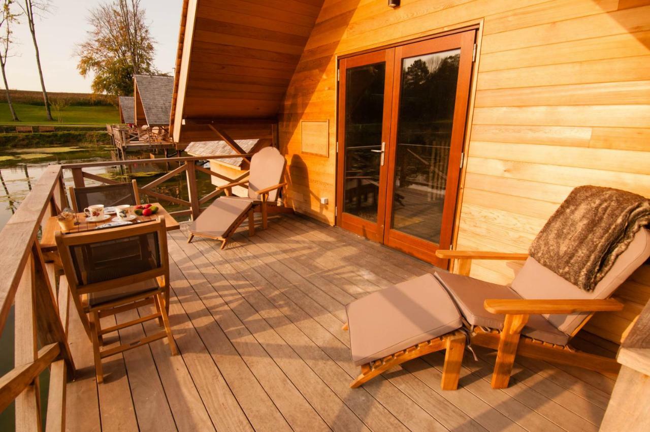 Aqualodge Hotel Insolite Ermeton-sur-Biert Экстерьер фото