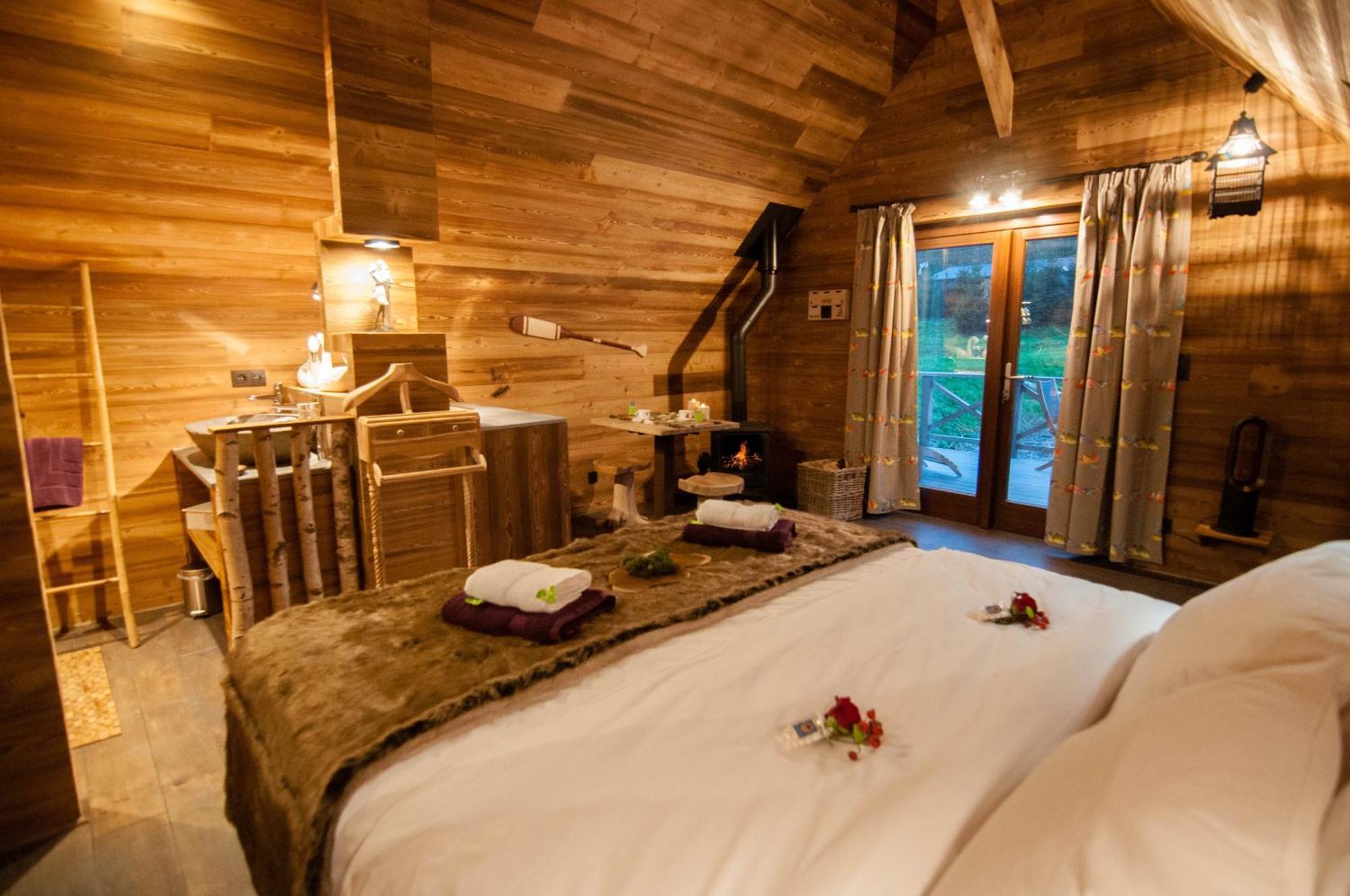 Aqualodge Hotel Insolite Ermeton-sur-Biert Экстерьер фото